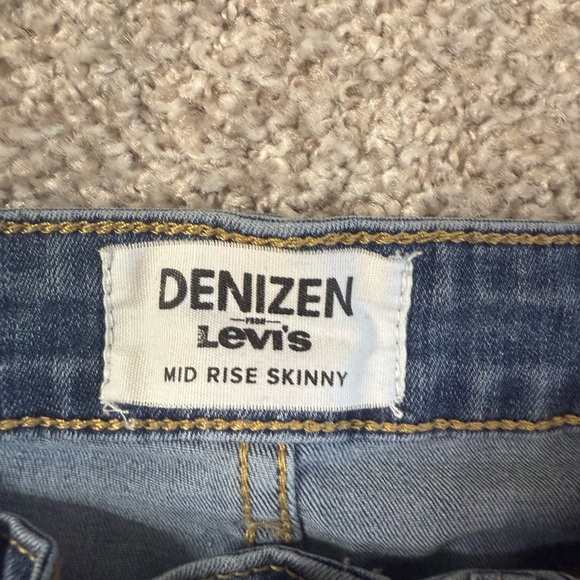 Denizen from Levi’s Mid Rise Skinny Jeans – Distressed Blue Denim 30 inch waist - Picture 2 of 6